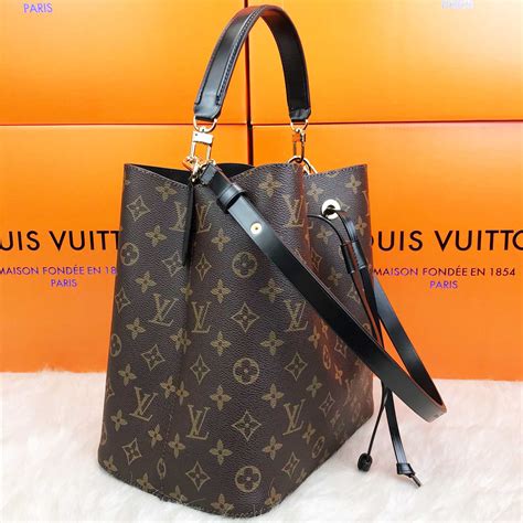 louis vuitton çanta siyah
